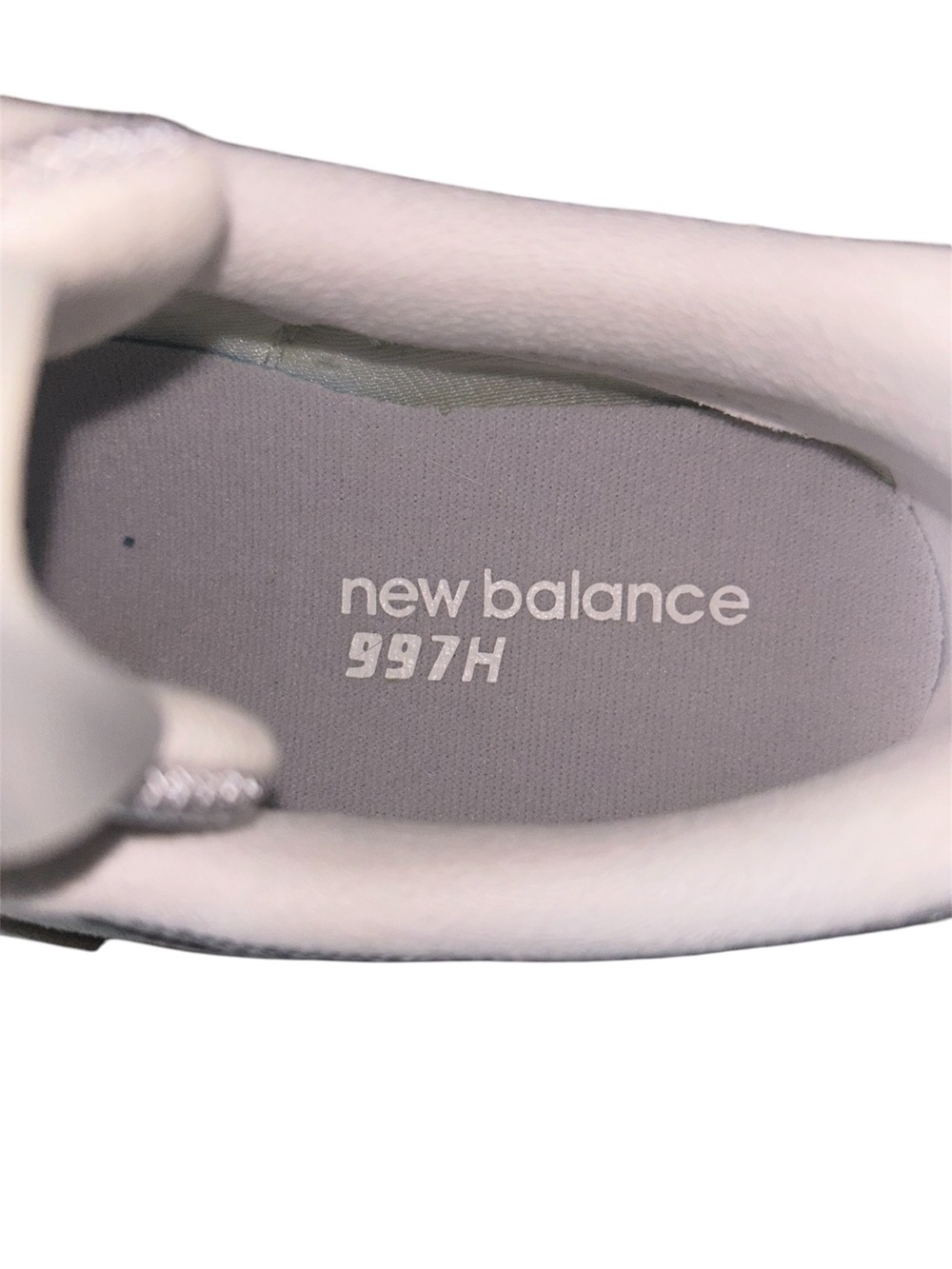 New Balance Sneakers in Light Grey, White & Silver •NWOT• - Picture 4 of 5